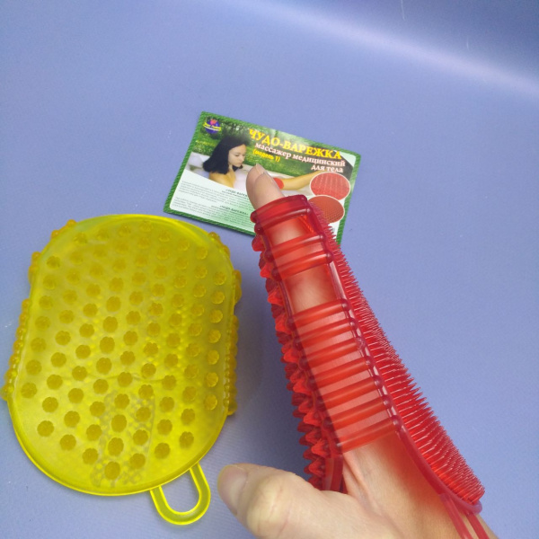 Массажер двухсторонний Чудо - варежка 14,5 х 10,5 х 3,3 см.  Цвета Микс